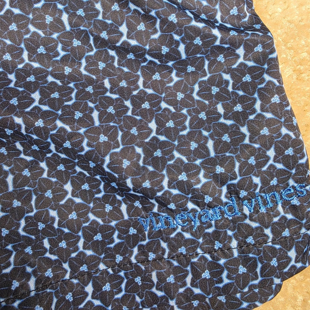 Vineyard Vines Swim Trunks Mens 36 Blue Floral Geometric 1M001112 Portugal - Picture 3 of 6